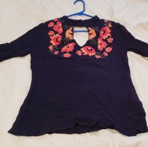 3/4 flower embroidery shirt